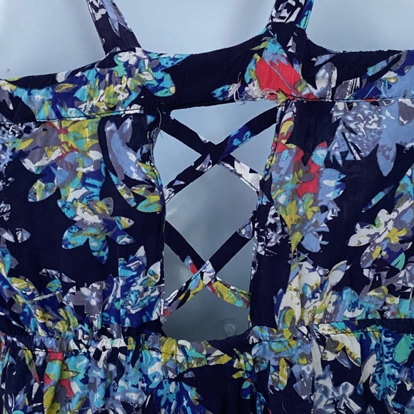 Dress - Picture 6 of 6